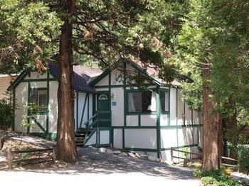 Отель Arrowhead Ranch Лейк-Эрроухед Экстерьер фото